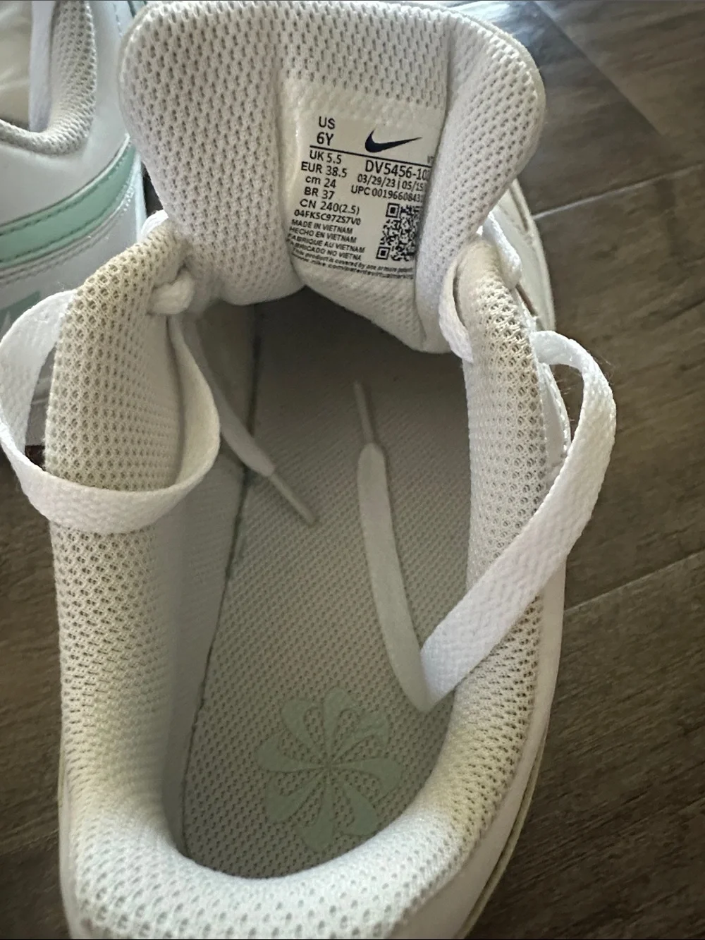 Nike borough low